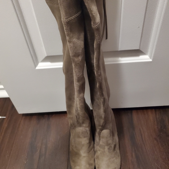 Over the knee boots - Picture 2 of 3
